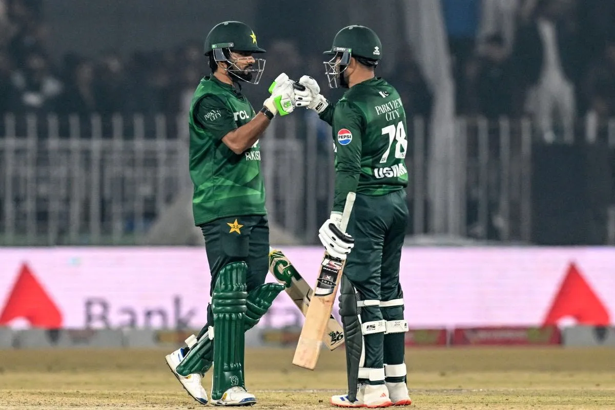 Pakistan lift T20I Tri-Series title after dominant 6-wicket win over Sri Lanka