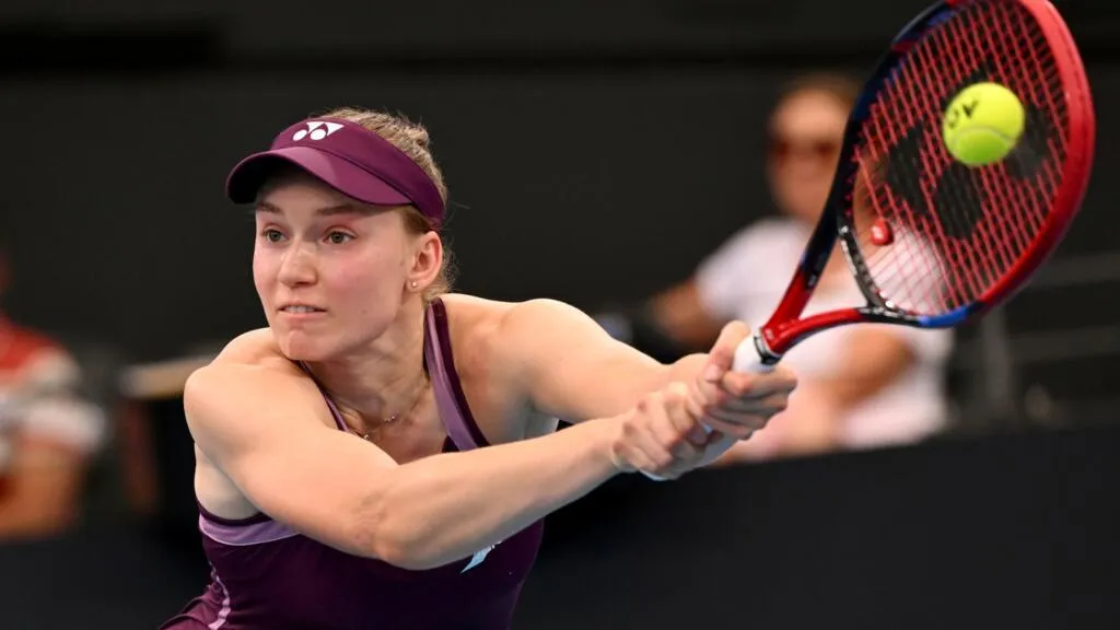 Rybakina Cruises Into Australian Open Second Round