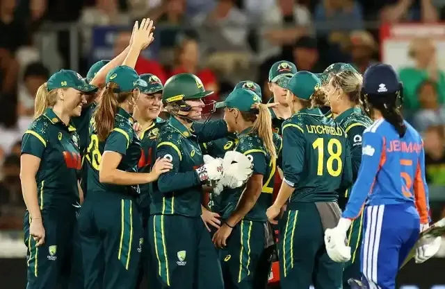 Voll, Mooney Script Record Stand as Australia Edge India in 2nd T20I