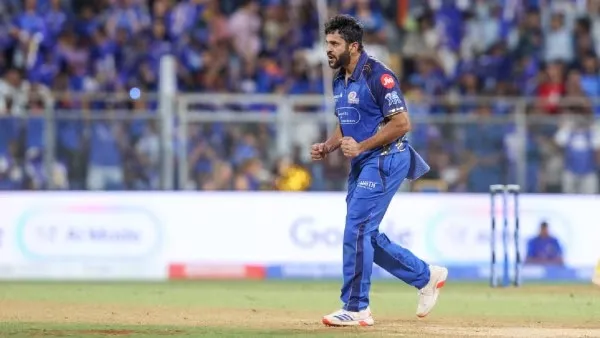 Shardul Thakur Shines on MI Debut with Match-Winning Spell