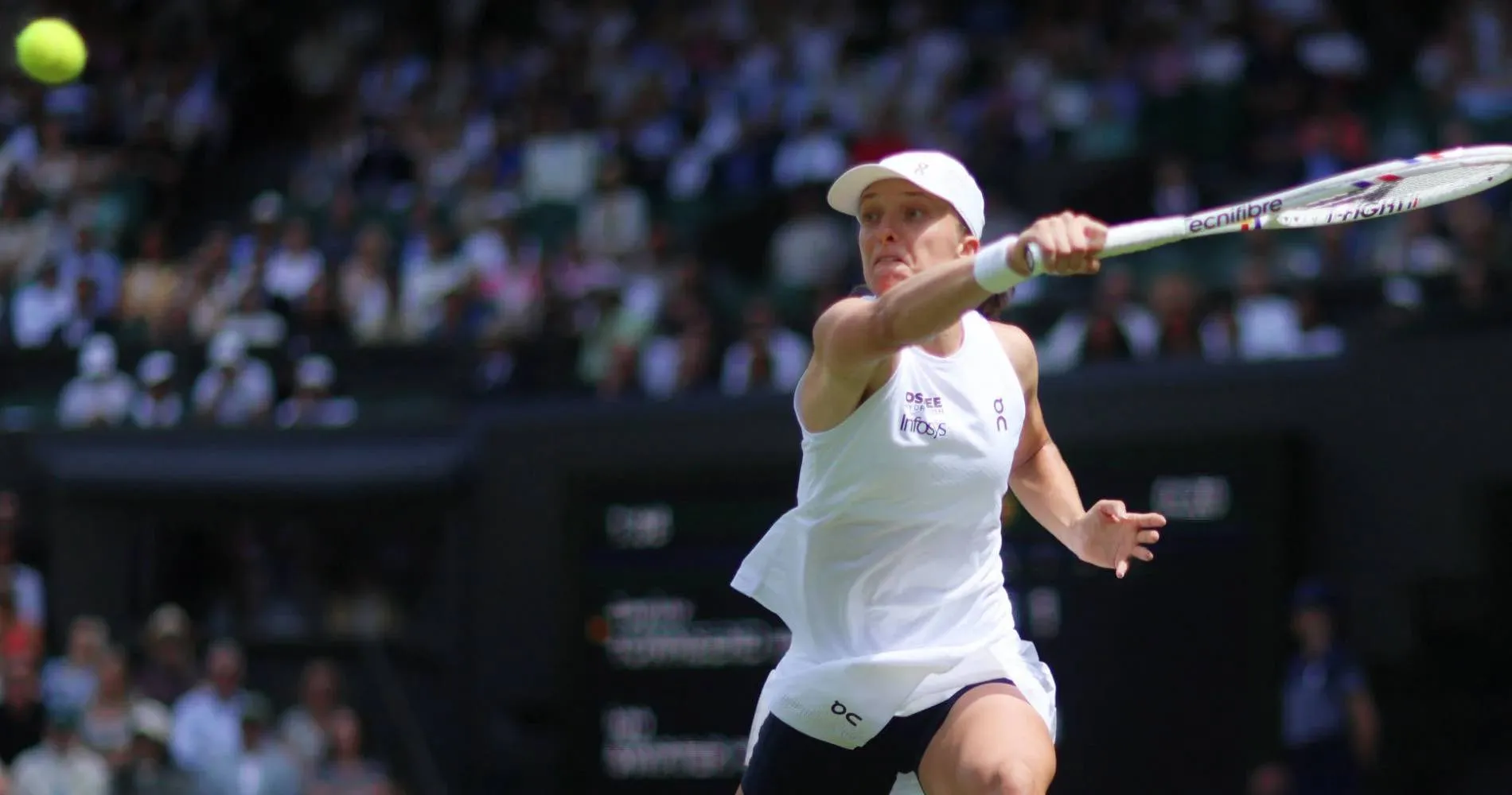 Iga Swiatek Survives First-Round Scare, Advances at Wimbledon 2026