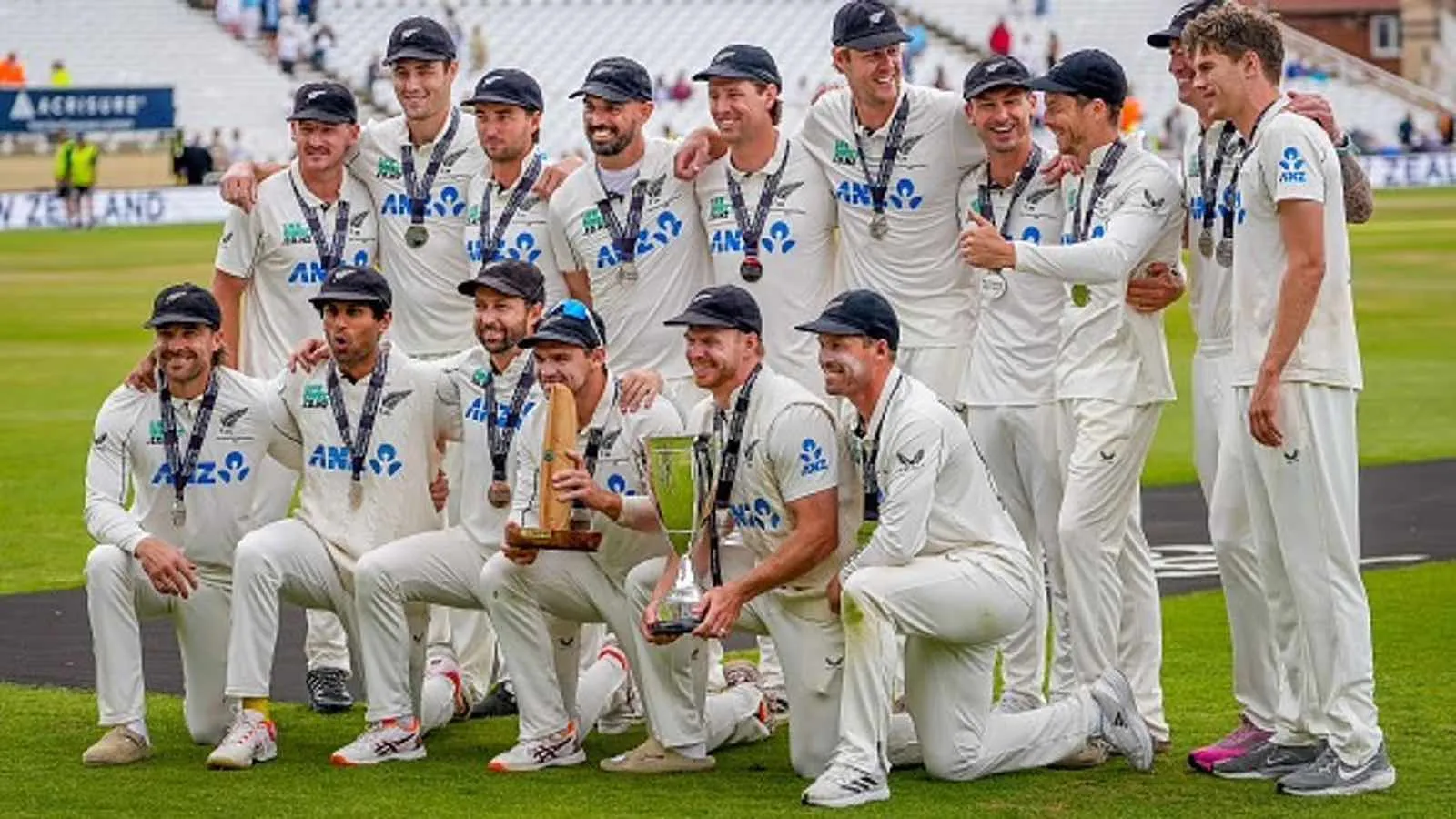 New Zealand Beat England by 160 Runs to Clinch Test Series 2-1