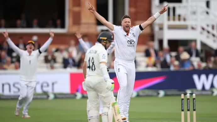 Ollie Robinson's Four-Wicket Spell Puts England on Top Against New Zealand