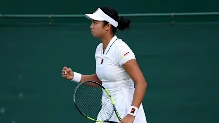 Alexandra Eala Stuns Defending Champion Iga Swiatek to Reach Historic Wimbledon Fourth Round