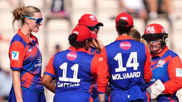Southern Brave Beat Welsh Fire Women by 8 Runs as Sophie Molineux Stars