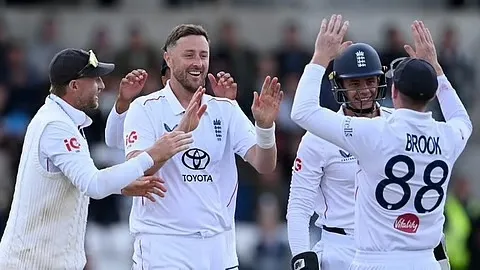 England Beat Pakistan by 103 Runs