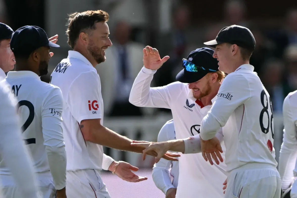 Ollie Robinson Stars as England Beat Pakistan by 194 Runs, Seal Series 2-0