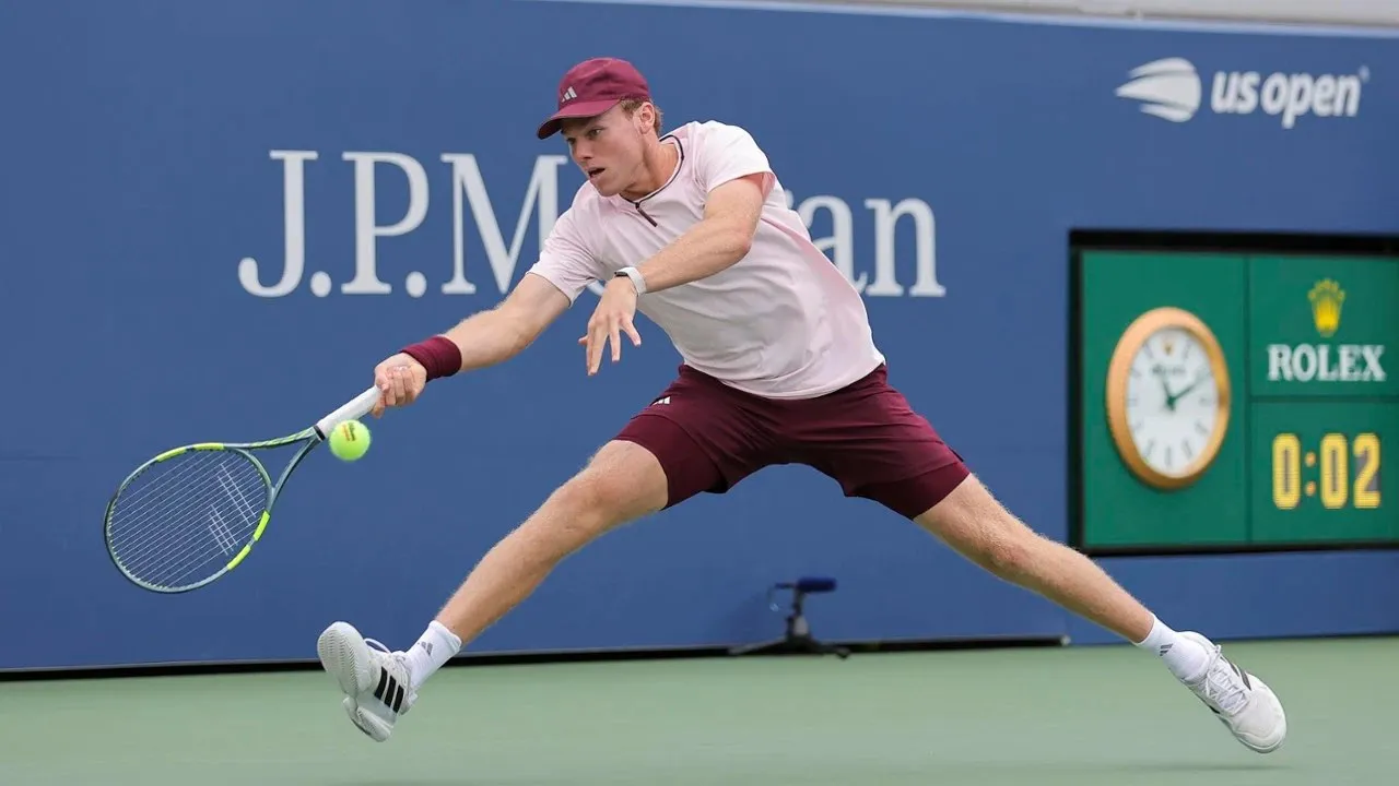 Alex Michelsen Stuns Brandon Nakashima to Reach US Open Third Round