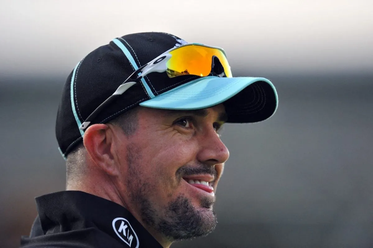 Kevin Pietersen returns to England setup