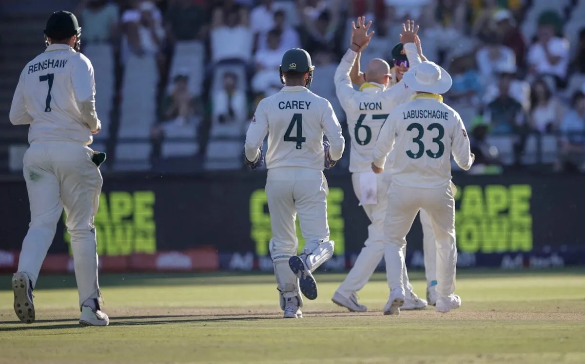 Australia Take Control as South Africa Struggle at 140/4